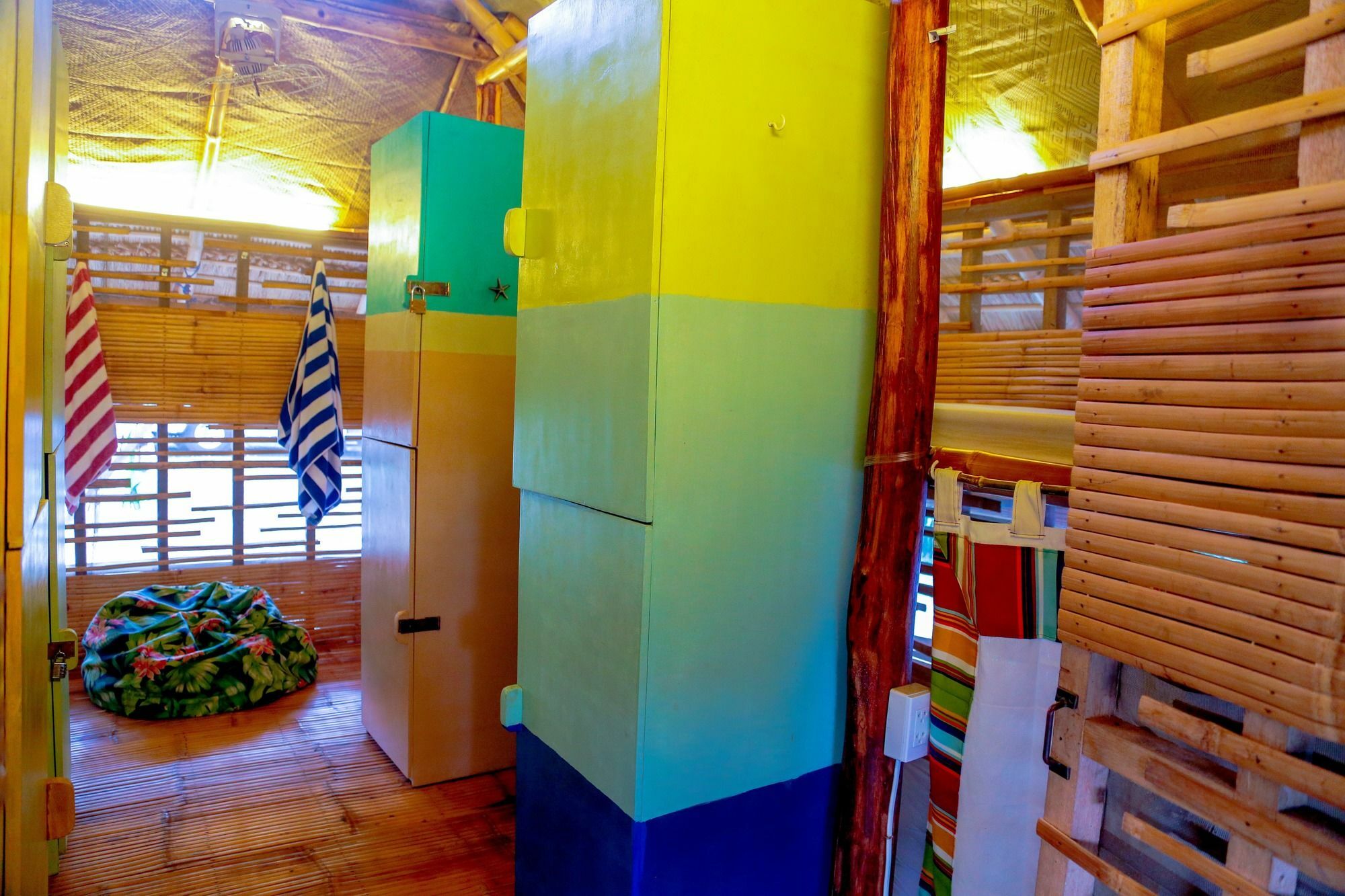 Flotsam And Jetsam Artist Beach Hostel San Juan  Luaran gambar